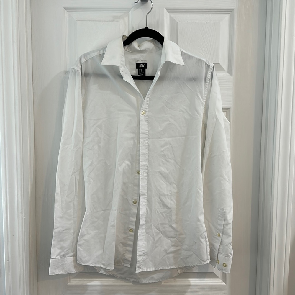 H&M Men’s Easy Iron Button Down